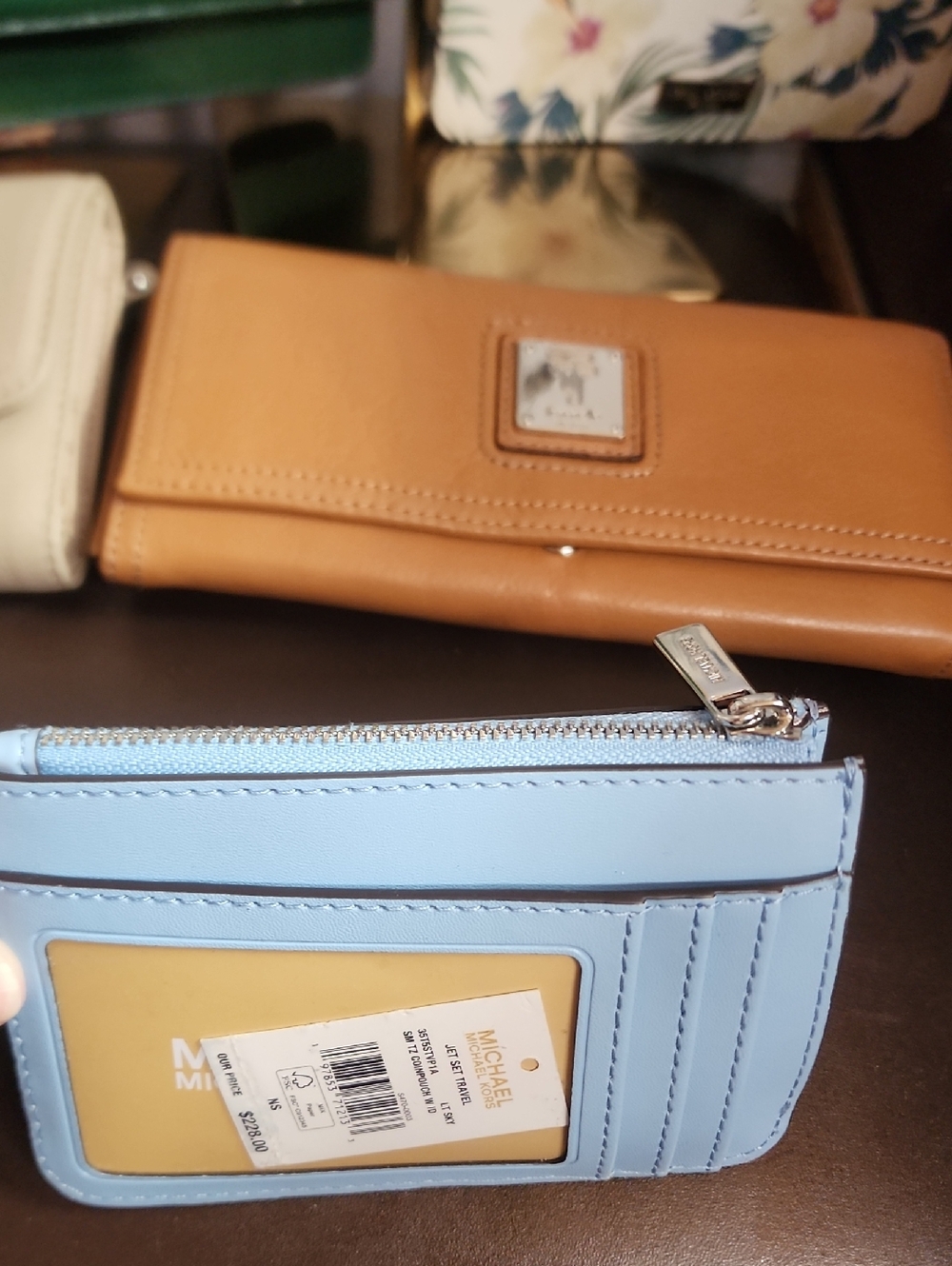 Sellers Bundle Of 7 Bags, 3 Henri Bendel, 2 Michael Kors, 2 Tignanello Euc - Picture 6 of 16